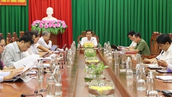 Đồng chí Phạm Văn Hậu, Phó Bí thư Thường trực Tỉnh ủy, chủ trì cuộc họp Tiểu ban Phục vụ Đại hội đại biểu Đảng bộ tỉnh lần thứ XV