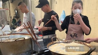 Xe bánh chuối Nam Định ngày bán hàng trăm cái nhờ Xuân Son