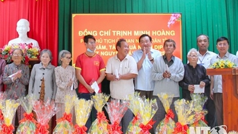 Lãnh đạo UBND tỉnh thăm, chúc Tết Nguyên đán Ất Tỵ 2025
