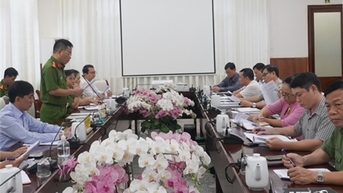 Họp giao ban triển khai sổ sức khoẻ điện tử và cấp phiếu lý lịch tư pháp trên ứng dụng VNeID