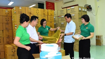 Lãnh đạo UBND tỉnh kiểm tra công tác tiếp nhận hàng viện trợ của Chính phủ Ấn độ cho tỉnh Tuyên Quang