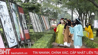 Về Nghi Xuân ngắm tranh, hóa thân thành nhân vật trong Truyện Kiều