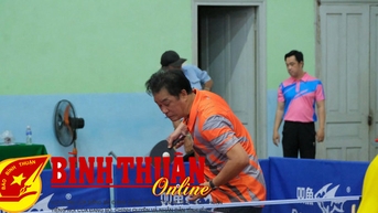 ពានរង្វាន់ជើងឯកវាយកូនឃ្លីលើតុ