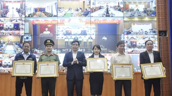 Đi vào nền nếp, tạo niềm tin và sự đồng thuận