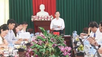 도 인민의회 상임위원회는 투안남구 인민의회 상임위원회와 협력합니다.
