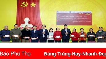 Ngân hàng Nông nghiệp và Phát triển Nông thôn Việt Nam trao 200 triệu đồng quà Tết cho gia đình chính sách, hộ nghèo xã Phú Nham, huyện Phù Ninh