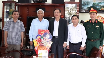 Đồng chí Nguyễn Đức Thanh, Ủy viên Trung ương Đảng, Bí thư Tỉnh ủy thăm và chúc Tết các đồng chí nguyên lãnh đạo Tỉnh ủy qua các thời kỳ