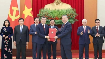 Tổng Bí thư Tô Lâm trao Quyết định về chức năng, nhiệm vụ của 13 cơ quan, đơn vị