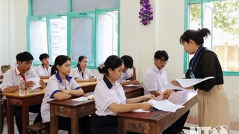 ការប្រឡងចូលរៀនថ្នាក់ទី១០ សម្រាប់ឆ្នាំសិក្សា ២០២៤-២០២៥ បានប្រព្រឹត្តទៅដោយសុវត្ថិភាព និងស្របតាមបទប្បញ្ញត្តិ។