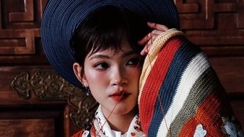Dân mạng bấm like chiếc áo Nhật Bình cô gái dành hai tháng đan bằng len sợi