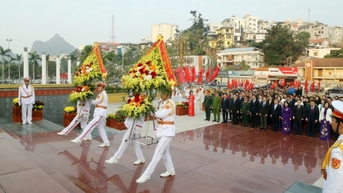 Đoàn đại biểu tỉnh dâng hương tưởng niệm các Anh hùng liệt sĩ
