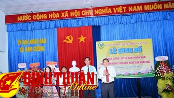Hàm Cường - Hàm Thuận Nam: Nhận bằng đạt chuẩn nông thôn mới nâng cao