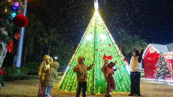 'Sống ảo' với không khí Giáng sinh ấm áp tại một khu đô thị ở Hải Dương