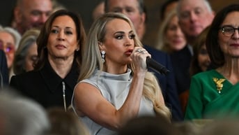 Carrie Underwood 'nổi điên' vì bị thiếu tôn trọng trong buổi diễn nhậm chức của Donald Trump?