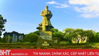 Hai Thuong Lan Ong Le Huu Trac និងគំរូដ៏មានតម្លៃនៃ "ព្រះត្រីឯកក្នុងឯកភាព"