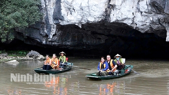 ថ្ងៃឈប់សម្រាកជាតិ 2 9 ការទាក់ទាញនៃការធ្វើដំណើរខ្លី