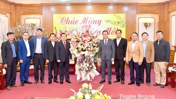 Hội thánh Tin lành Việt Nam (miền Bắc) chúc Tết UBND tỉnh Tuyên Quang