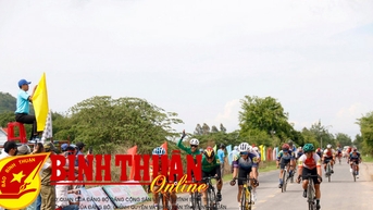 Hơn 100 vận động viên tranh tài Giải đua xe đạp vòng quanh núi Tà Cú