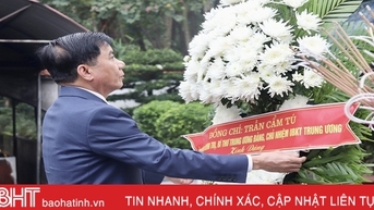 Chủ nhiệm Ủy ban Kiểm tra Trung ương tri ân các lãnh tụ của Đảng, các anh hùng liệt sỹ tại Hà Tĩnh