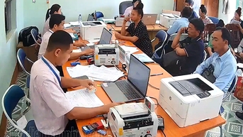 Đồng hành cùng người dân vượt qua khó khăn