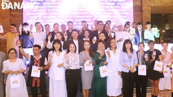 ផ្សព្វផ្សាយយុទ្ធនាការទេសចរណ៍ ដាណាង