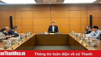 Đoàn ĐBQH tỉnh Thanh Hóa thảo luận tại tổ về các dự án Luật Nhà giáo và Luật Việc làm (sửa đổi)