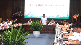 UBND tỉnh họp phiên tháng 9 (lần 1)