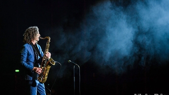 Báo Nhân Dân ra mắt MV Kenny G “Going Home” quảng bá du lịch Việt Nam