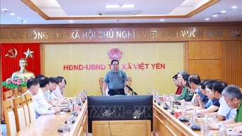 នាយករដ្ឋមន្ត្រី Pham Minh Chinh បានដឹកនាំកិច្ចប្រជុំតាមប្រព័ន្ធអ៊ីនធឺណែត ដើម្បីដឹកនាំការឆ្លើយតបទឹកជំនន់។