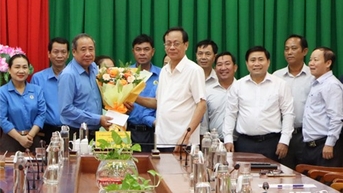 Đồng chí Nguyễn Đức Thanh, Ủy viên Trung ương Đảng, Bí thư Tỉnh ủy gặp mặt Đoàn đại biểu tỉnh dự Đại hội XIII Công đoàn Việt Nam