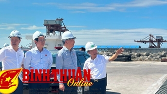 Thăm, làm việc với nhà máy chế biến tro, xỉ tại Vĩnh Tân