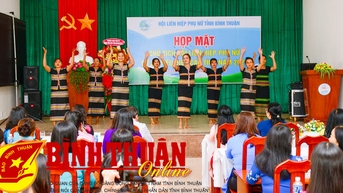 Giúp phụ nữ đồng bào dân tộc thay đổi nhận thức làm chủ cuộc sống