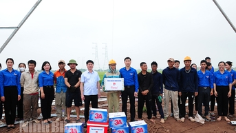 Lãnh đạo Tỉnh đoàn thăm động viên các lực lượng tại dự án đường dây 500 kV mạch 3
