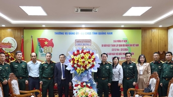 Lãnh đạo Ủy ban MTTQ Việt Nam tỉnh thăm, chúc mừng Bộ Chỉ huy Quân sự tỉnh