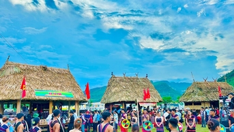 Tựa núi, kết tình anh em...