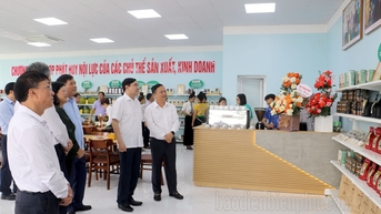 Mường Ảng khai trương Điểm giới thiệu và bán sản phẩm OCOP