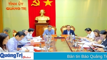 ពិភាក្សា និងសម្រេចលើខ្លឹមសារមួយចំនួនទាក់ទិននឹងឯកសារនៃមហាសន្និបាតបក្សខេត្ត Quang Tri លើកទី១៨