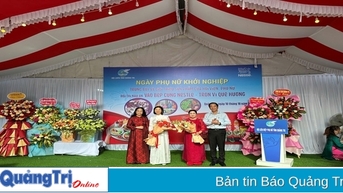 Phó Chủ tịch UBND tỉnh Hoàng Nam thăm, tặng hoa chúc mừng Hội Liên hiệp Phụ nữ tỉnh