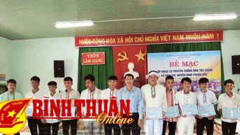 Bế giảng lớp truyền dạy nhạc cụ truyền thống dân tộc Chăm