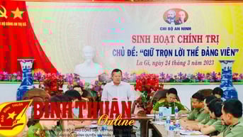 Chú trọng xây dựng Đảng và hệ thống chính trị trong sạch, vững mạnh