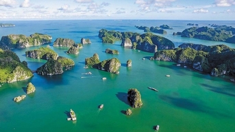 Không có chuyện UNESCO xem xét loại vịnh Hạ Long khỏi danh sách Di sản thiên nhiên thế giới
