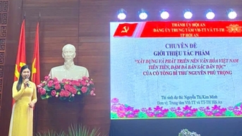 Hội An tuyên truyền cuốn sách "Xây dựng và phát triển nền văn hóa Việt Nam tiên tiến, đậm đà bản sắc dân tộc"