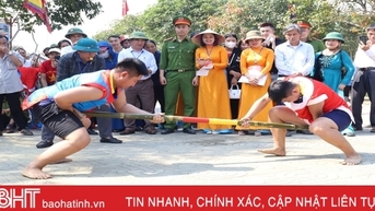 하이트엉 축제 기간 중 반청 싸기, 줄다리기, 막대기 밀기 대회
