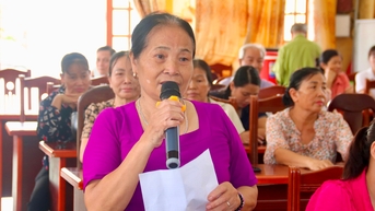 អ្នកស្រុក Hong Phong (Thanh Mien) រាយការណ៍ថា ទំនប់ទឹក Luoc និងប្រឡាយតាមទំនប់ Dai Ha កំពុងលិចលង់។