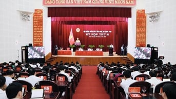 Thảo luận tại hội trường: Giải pháp phát triển KT-XH, CCHC và các vấn đề dân sinh được quan tâm