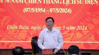 ប្រធាននាយកដ្ឋានឃោសនាមជ្ឈិម លោក Nguyen Trong Nghia បានចុះត្រួតពិនិត្យ និងធ្វើការនៅ Dien Bien