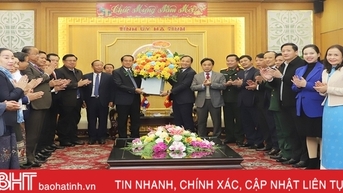 Lãnh đạo tỉnh Khăm Muồn chúc tết Đảng bộ, chính quyền và Nhân dân Hà Tĩnh