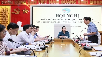 Thứ trưởng, Phó Chủ nhiệm Ủy ban Dân tộc Nông Thị Hà thăm, làm việc với Ban Dân tộc tỉnh Phú Thọ
