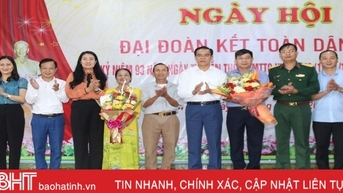 ប្រធានគណៈកម្មាធិការប្រជាជនខេត្តចូលរួមពិធីបុណ្យសាមគ្គីភាពដ៏អស្ចារ្យនៅទីក្រុង Vu Quang