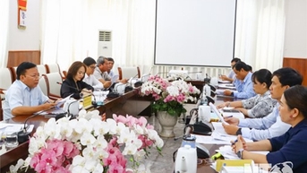 UBND tỉnh họp nghe báo cáo Dự thảo Quyết định quy định hạn mức và quyết định diện tích giao đất